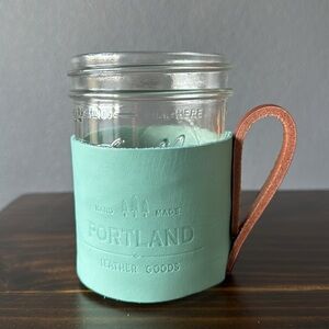 NEW 🦄 Portland Leather Mug Holder MINT
